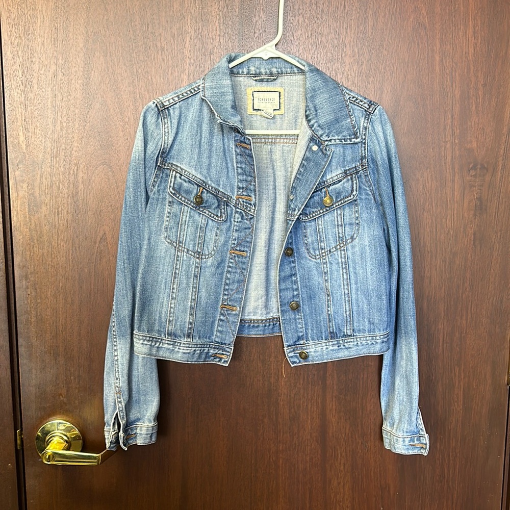 Women’s short jean jacket